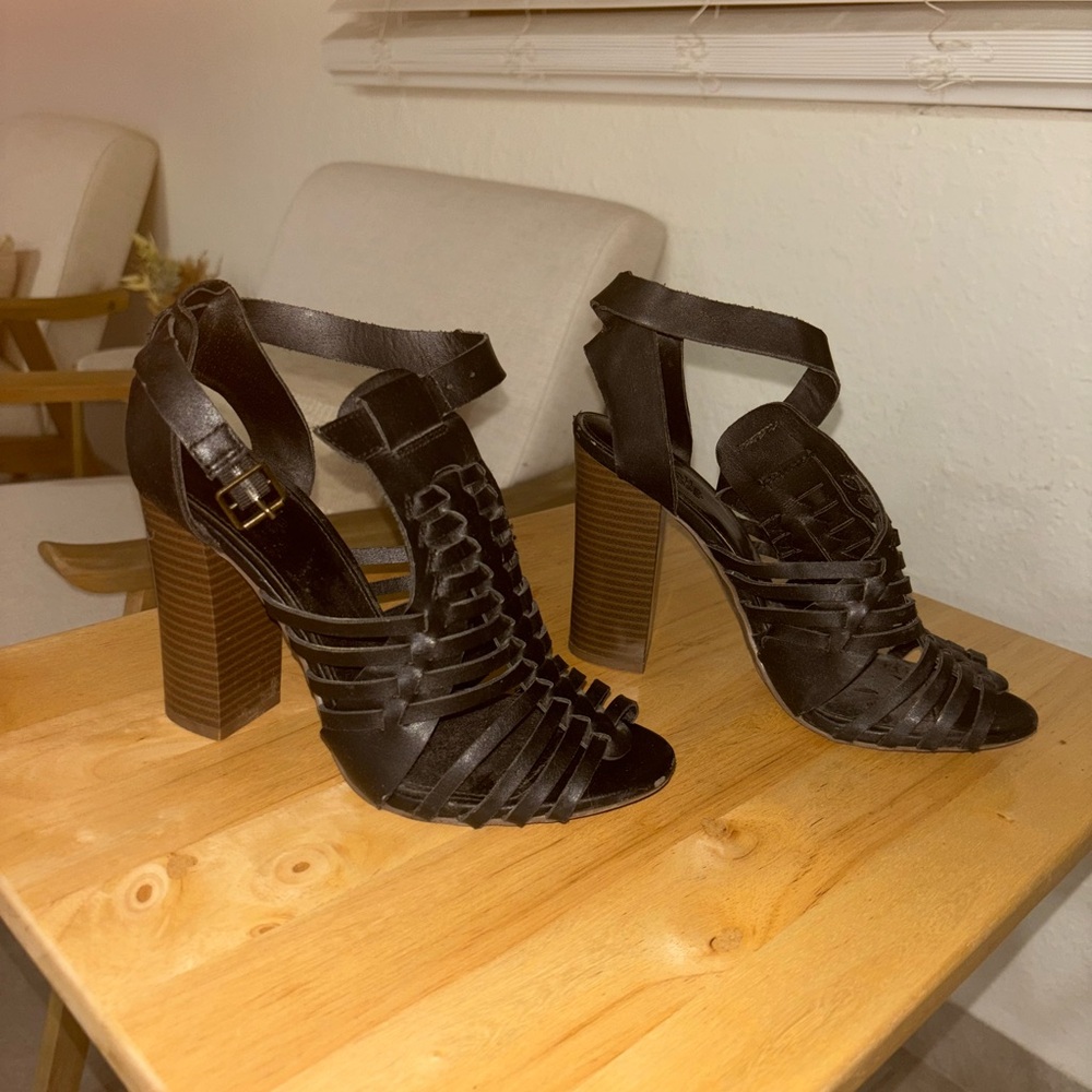 Elegant Black Strappy Women's Heels